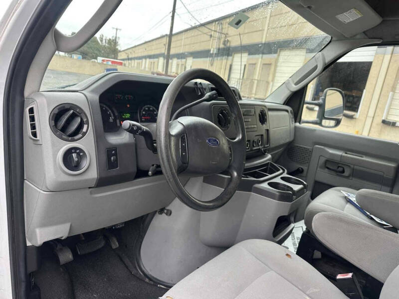 2009 Ford E-Series E-350 SD