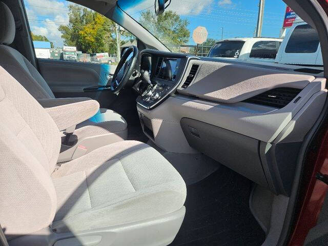 2016 Toyota Sienna