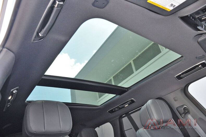 2023 Land Rover Range Rover P530 SE