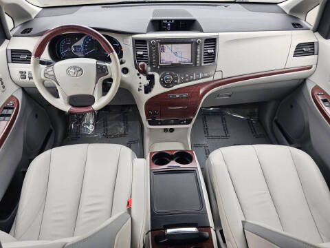 2014 Toyota Sienna Limited 7-Passenger