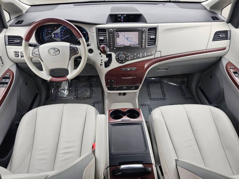 2014 Toyota Sienna Limited 7-Passenger