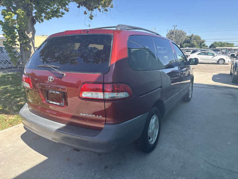 2002 Toyota Sienna LE