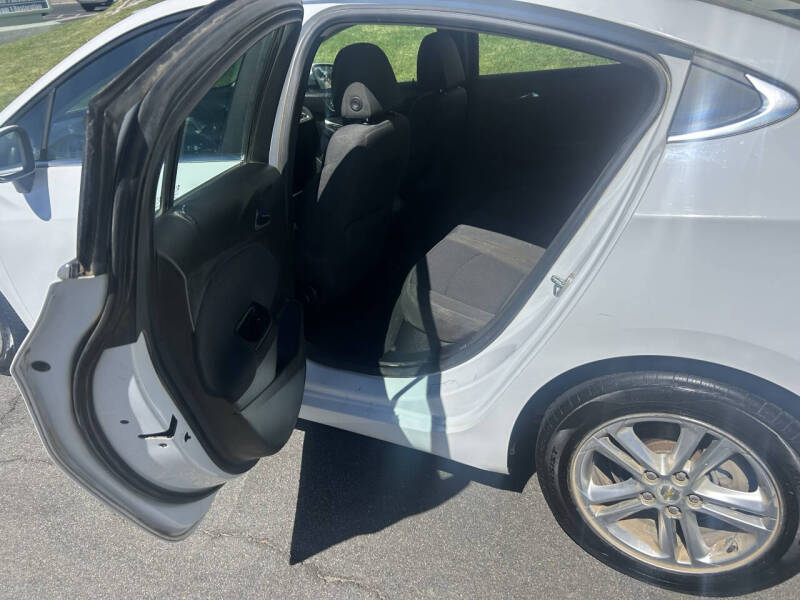 2017 Chevrolet Cruze LT Auto