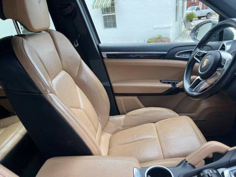 2016 Porsche Cayenne