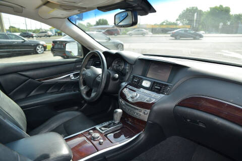 2014 Infiniti Q70 3.7