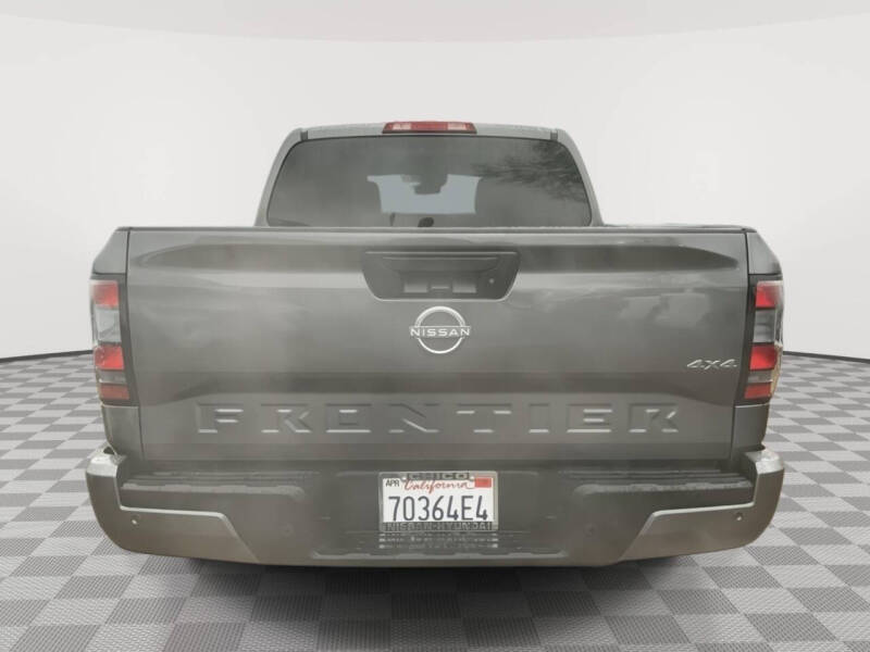 2025 Nissan Frontier SV