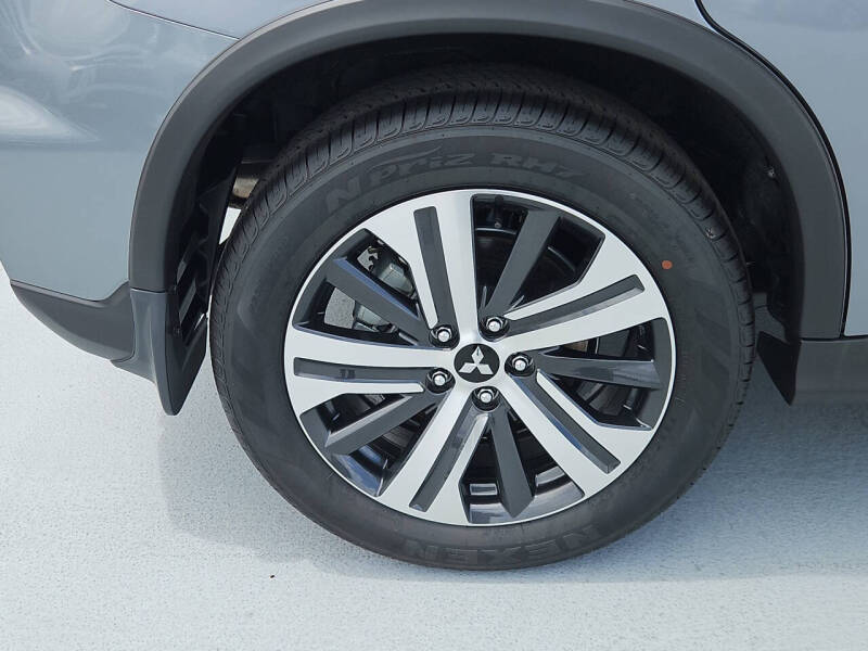 2025 Mitsubishi Outlander Sport ES