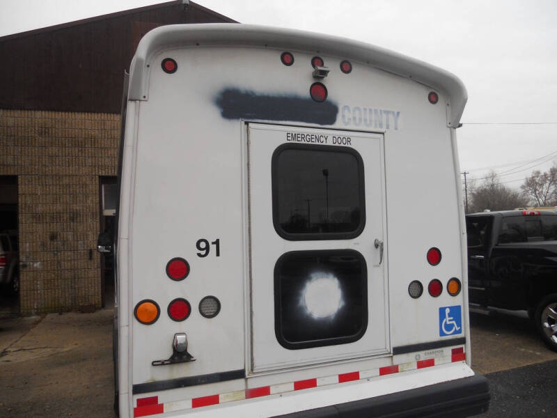 2013 Ford E-Series E-450 SD