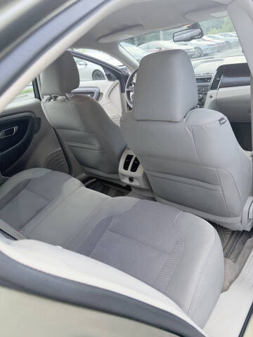 2012 Ford Taurus SEL