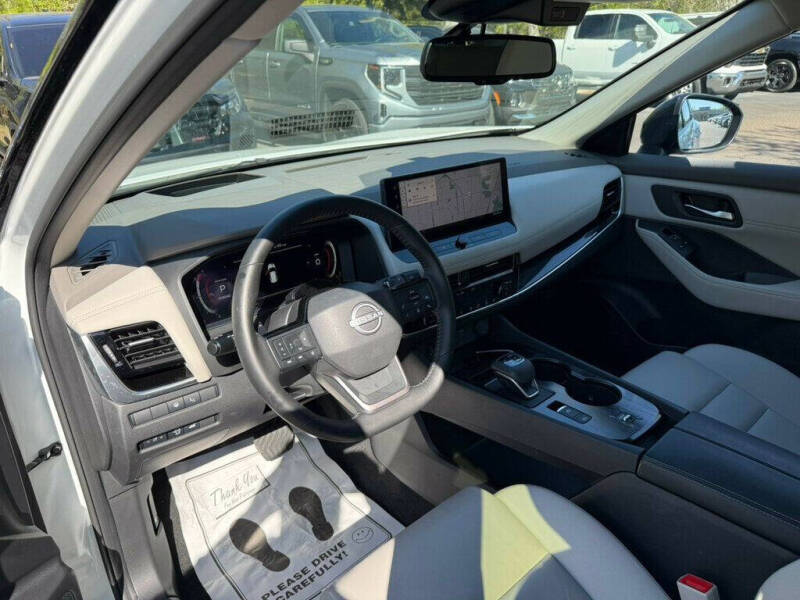 2025 Nissan Rogue SL