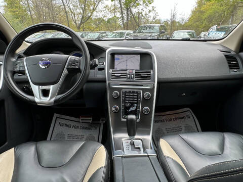2012 Volvo XC60 T6 R-Design Platinum