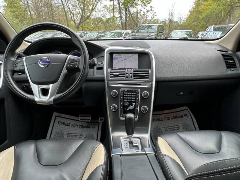 2012 Volvo XC60 T6 R-Design Platinum