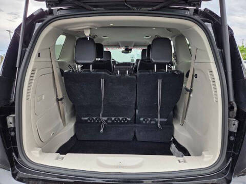 2024 Chrysler Pacifica Plug-In Hybrid Select