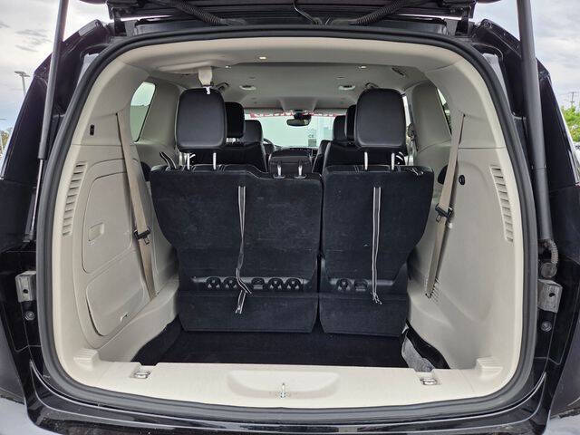 2024 Chrysler Pacifica Plug-In Hybrid Select