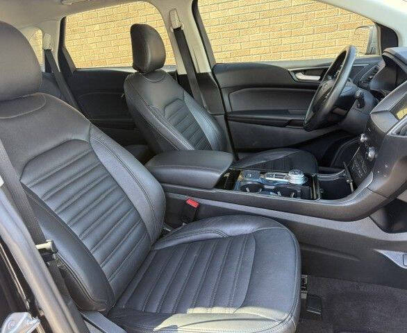 2020 Ford Edge SE