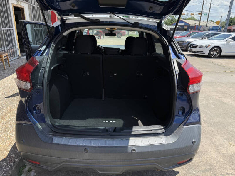 2020 Nissan Kicks SV