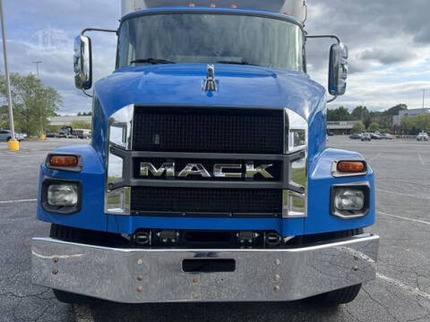 2023 Mack MD6