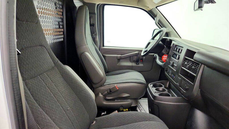 2025 Chevrolet Express 2500