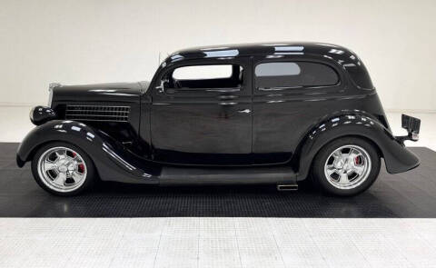 1935 Ford Deluxe