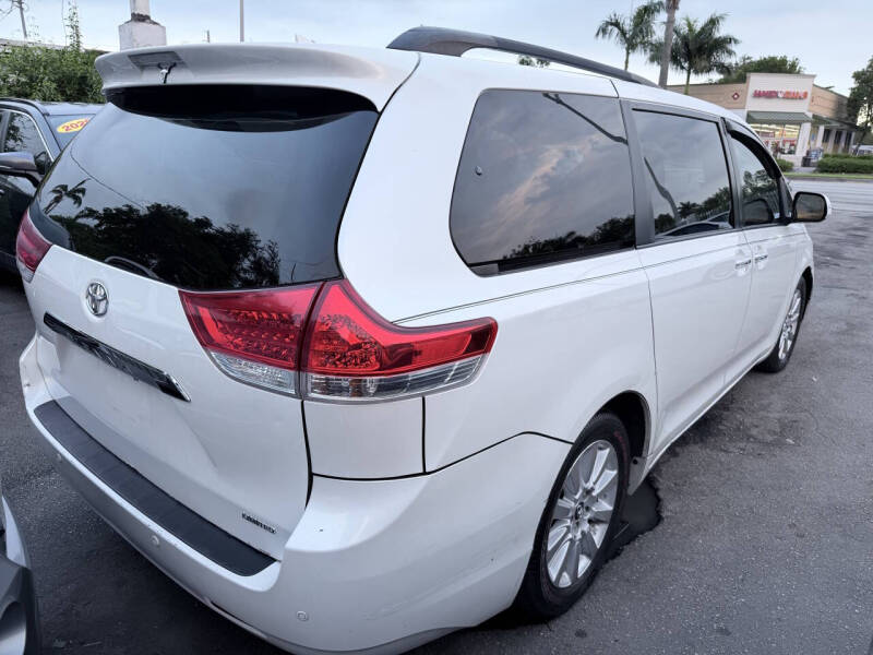 2011 Toyota Sienna Limited 7-Passenger