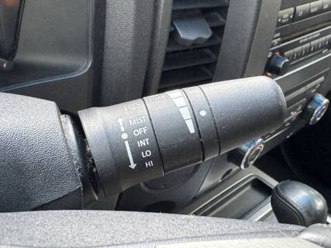 2012 Nissan Titan SV