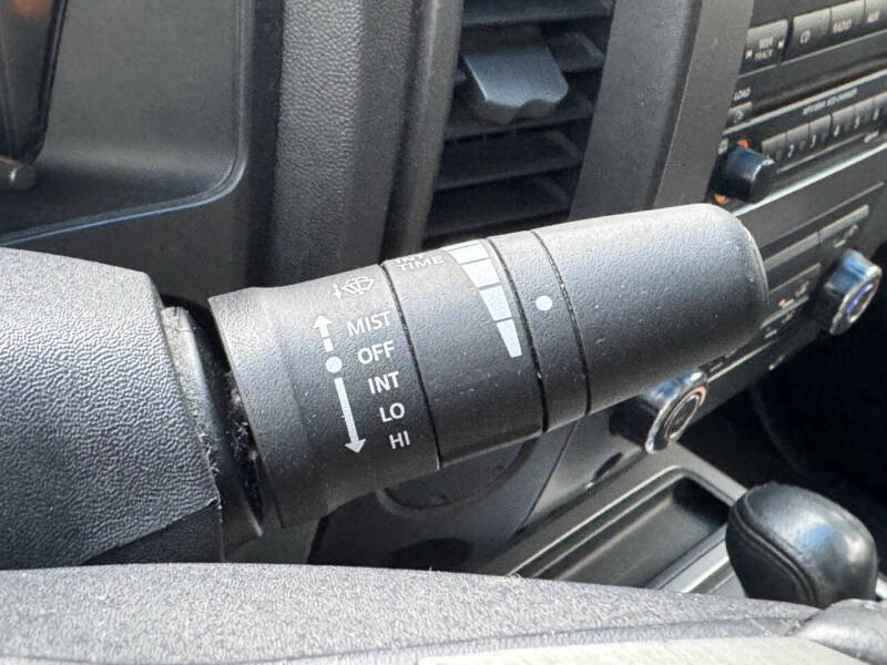 2012 Nissan Titan SV