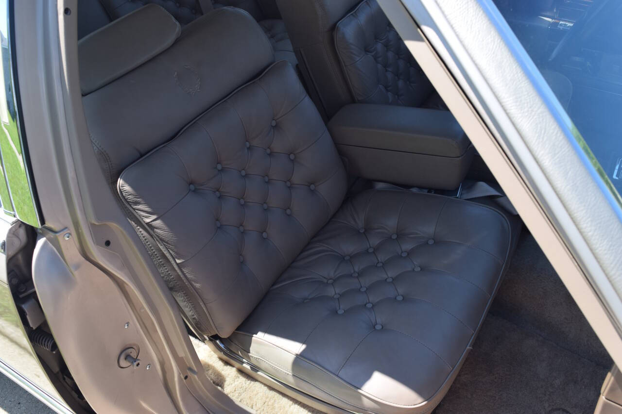 1991 Cadillac Brougham 176