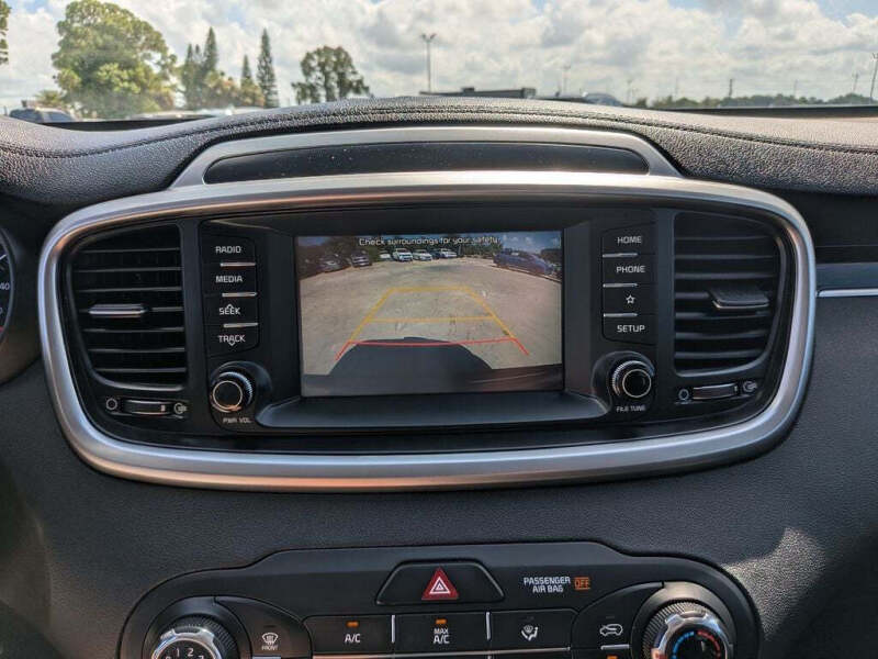 2019 Kia Sorento LX
