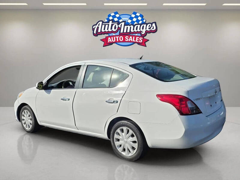 2012 Nissan Versa 1.6 SV