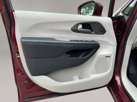 2018 Chrysler Pacifica Hybrid Limited