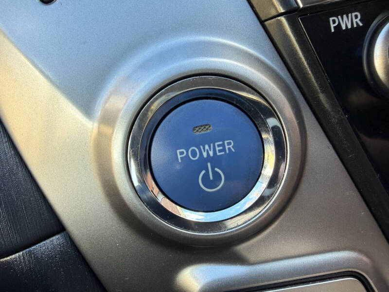 2015 Toyota Prius v Two