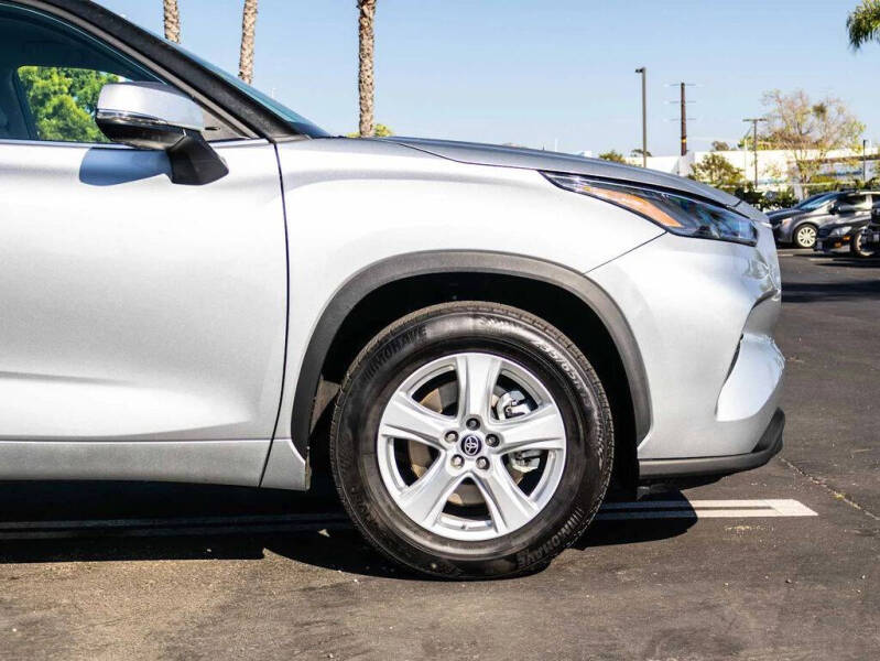 2022 Toyota Highlander LE