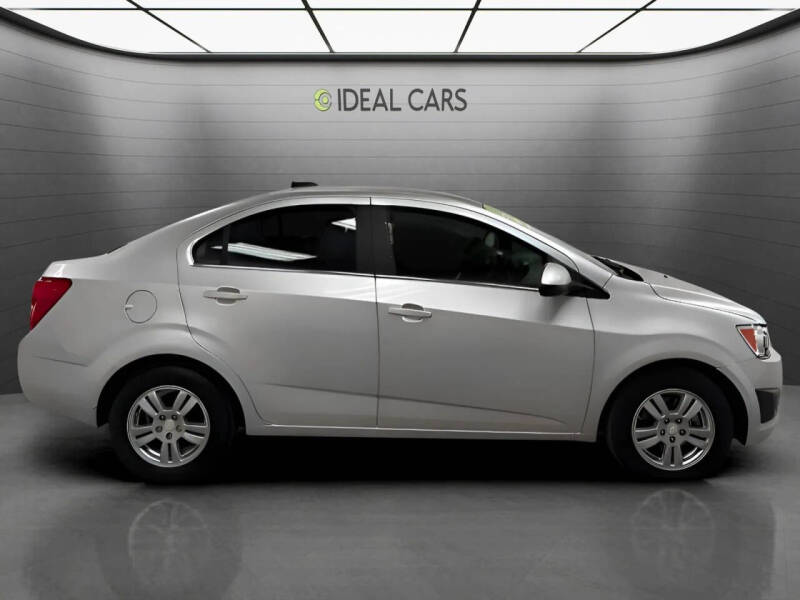 2016 Chevrolet Sonic LT Auto