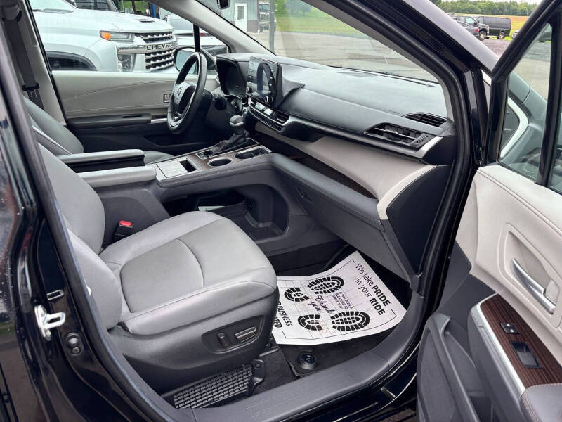 2024 Toyota Sienna XLE 7-Passenger