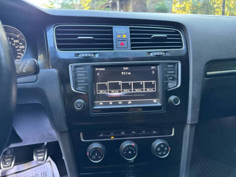 2017 Volkswagen Golf GTI