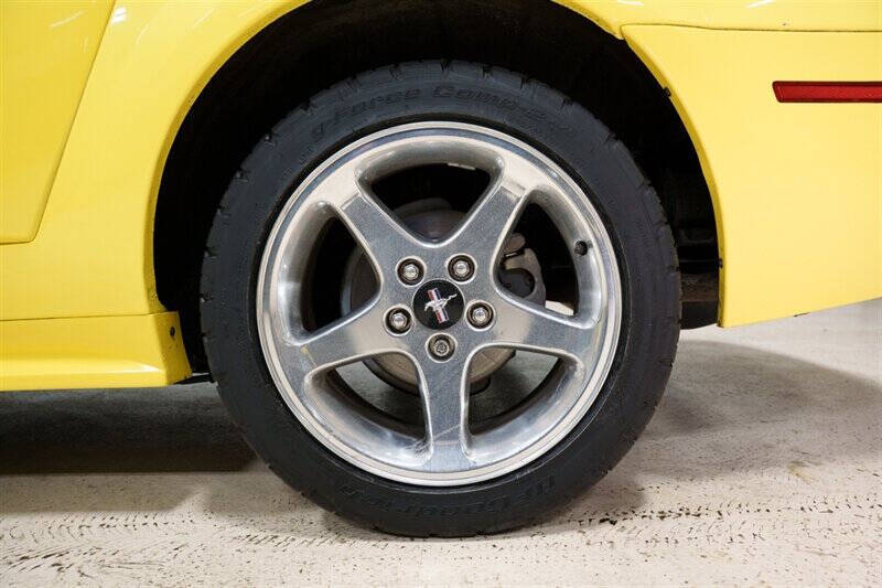 2002 Ford Mustang GT Deluxe