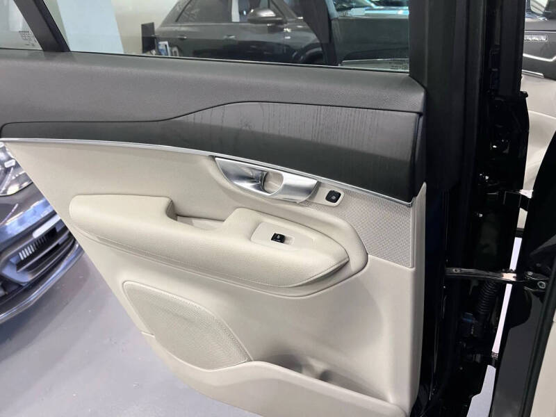 2020 Volvo XC90 T5 Momentum