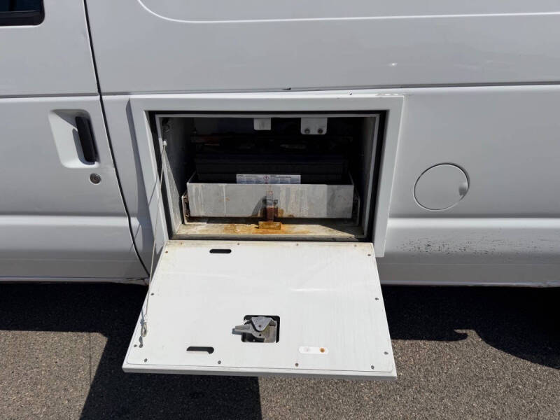 2011 Ford E-Series E-350 SD