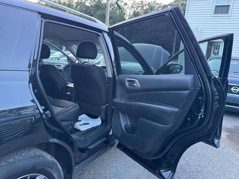 2018 Nissan Pathfinder SV