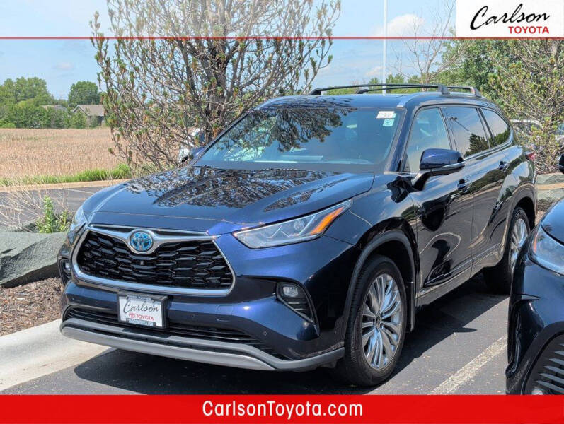 2023 Toyota Highlander Hybrid Platinum