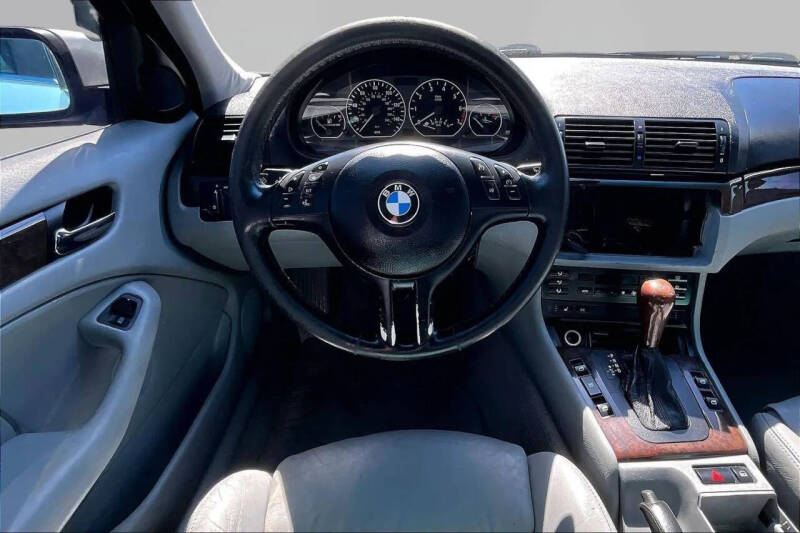 2001 BMW 3 Series 330xi