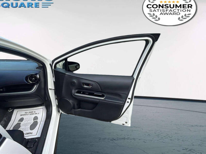2017 Toyota Prius c One
