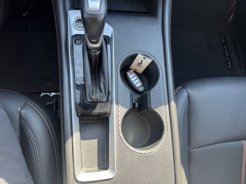2022 Nissan Altima 2.5 SR