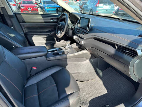 2020 Nissan Altima 2.5 SR