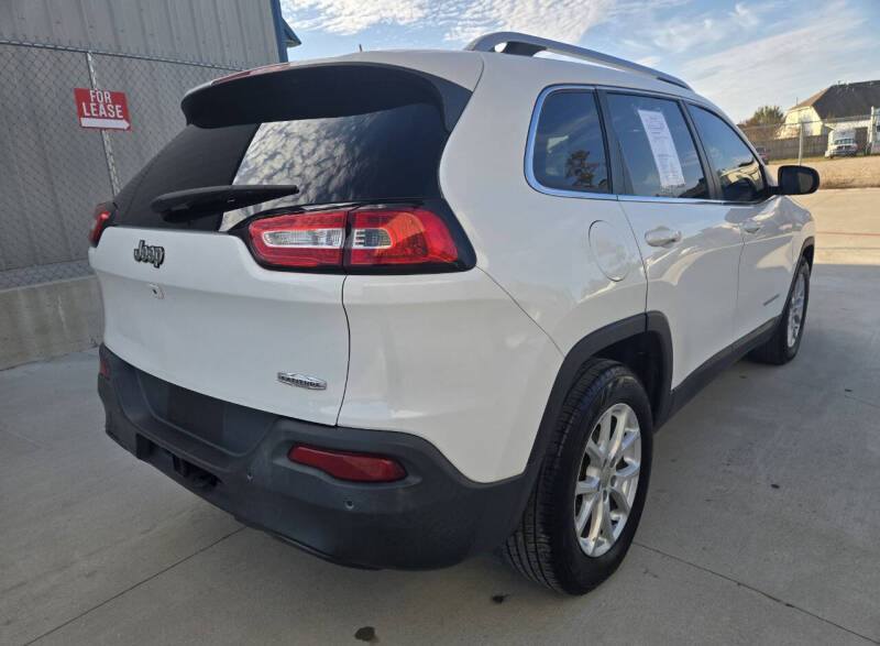 2017 Jeep Cherokee Latitude photo 16