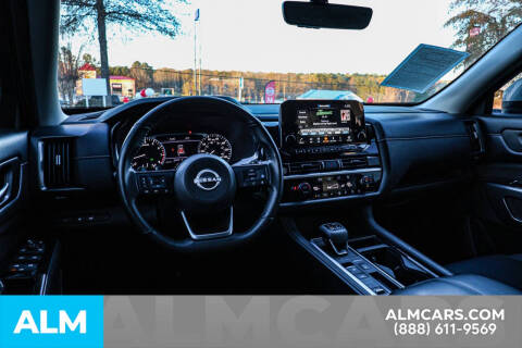 2024 Nissan Pathfinder SL