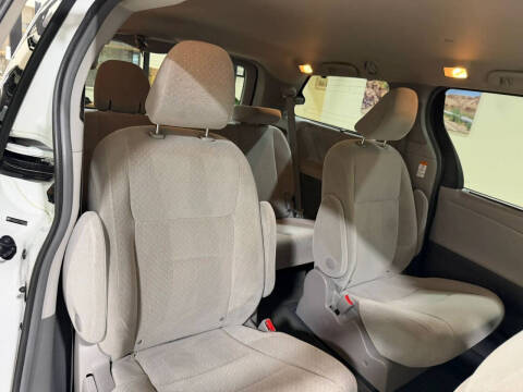 2015 Toyota Sienna LE 7-Passenger