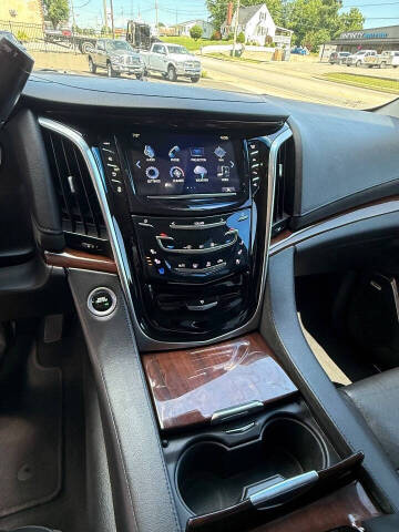 2018 Cadillac Escalade ESV Luxury