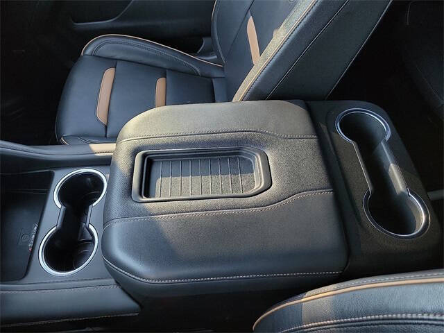 2023 GMC Yukon XL AT4