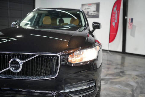 2016 Volvo XC90 T6 Momentum